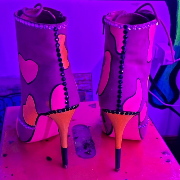 High Heel Boots - Picture 3 of 5